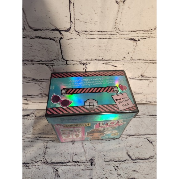 LOL Surprise Furniture SCHOOL OFFICE Pack Boss Queen Doll Series 3, Brand New! - Picture 2 of 5